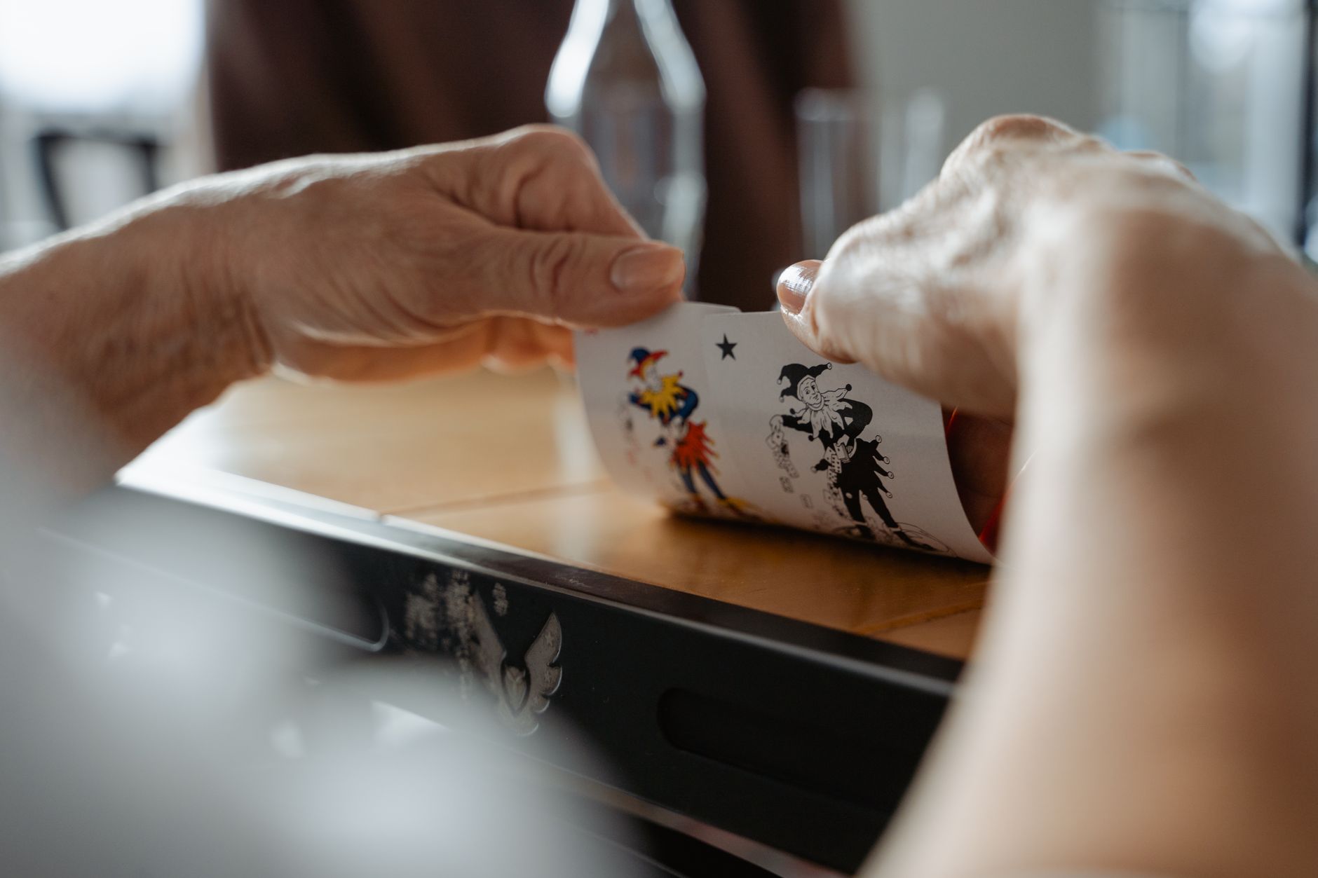 新手找牌友实战平台:如何选择可靠渠道并快速提升牌技(要点图解)