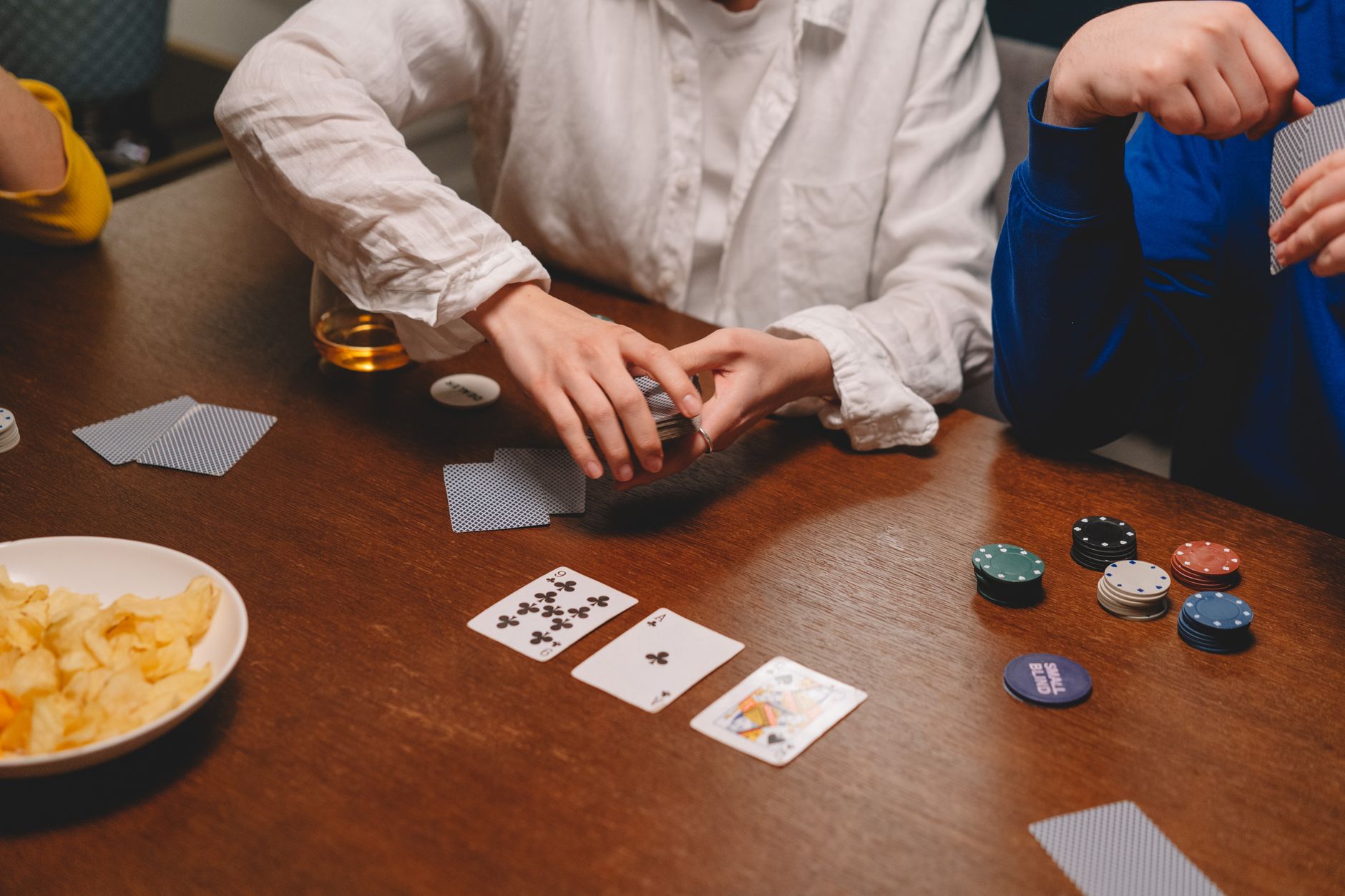 扑克玩家等级划分标准：从新手到职业的五个阶段（要点图解）