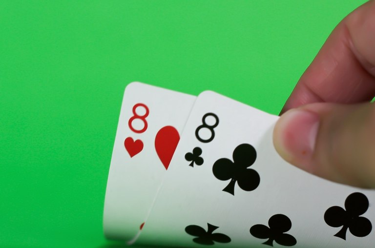 WSOP主赛冠军的制胜密码：从策略到心态的全方位解析