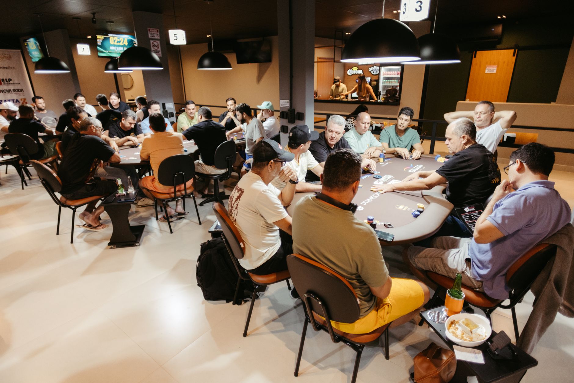 换平台后转盈利？真实玩家分享平台选择对德州扑克的影响（要点图解）
