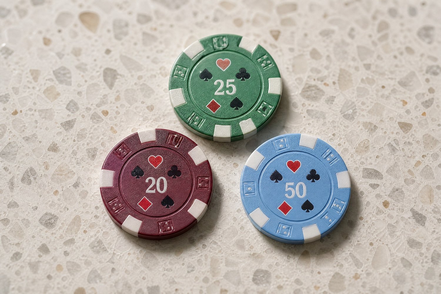 QQPOKER德州扑克新手进阶：避开五个常见思维误区（要点图解）